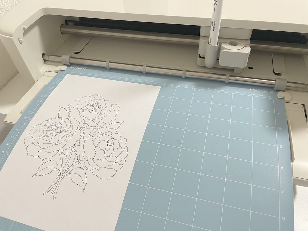 Explore 5にペンをセットして実際に描画した様子。明確なクリック感はありませんでしたが、線画は問題なく描けました。