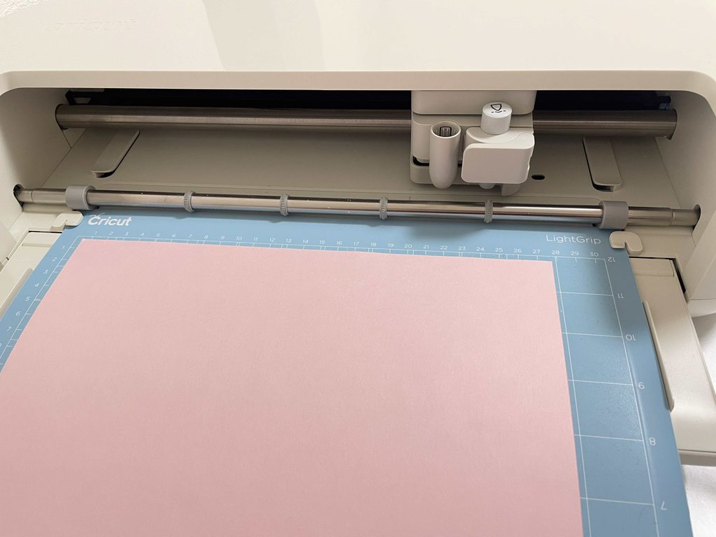 実機例はExplore 5。操作の基本は共通ですが、セットするツールは機種に合わせます。